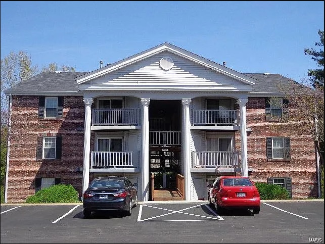 7409 Triwoods Dr, Unit APT K in St. Louis, MO - Foto de edificio
