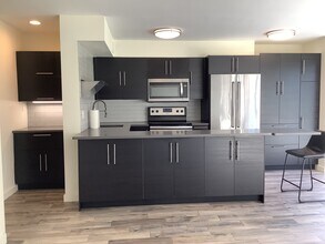 12520 Edgewater Dr in Lakewood, OH - Building Photo - Building Photo