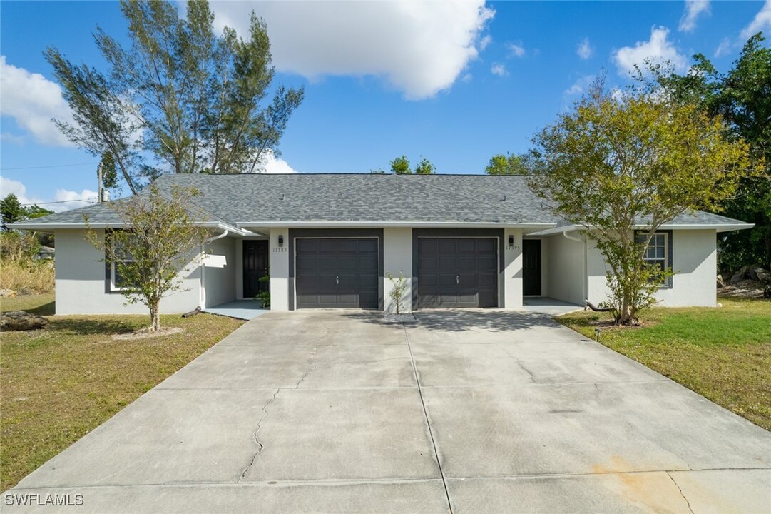 17395 Cleveland Dr in Ft. Myers, FL - Building Photo