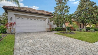 7848 Valderrama Way in Lakewood Ranch, FL - Building Photo - Building Photo