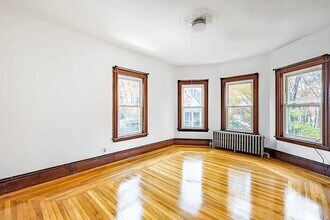 61-61 Glenwood Rd in Somerville, MA - Building Photo - Building Photo