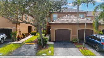 1440 Coronado Rd in Weston, FL - Building Photo