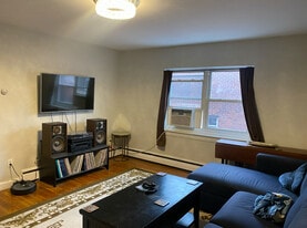 63 Selkirk Rd, Unit 6 in Boston, MA - Building Photo