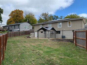 624 NE 39th Terrace in Kansas City, MO - Foto de edificio - Building Photo
