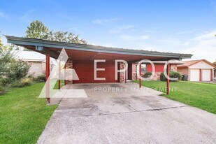 409 Woodland Dr in Midwest City, OK - Building Photo