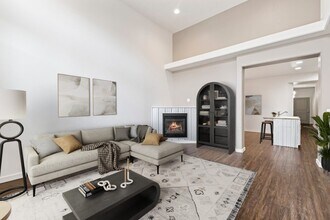 Verraso Village Townhomes in Meridian, ID - Foto de edificio - Building Photo