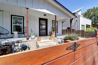 2324 Santa Maria St in Austin, TX - Building Photo - Building Photo