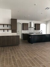 7520 Passionfruit Dr in Bakersfield, CA - Building Photo - Building Photo