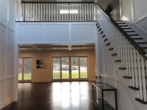 4 Albert Ave in Southampton, NY - Foto de edificio - Building Photo