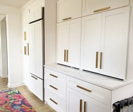 6120 N Kent Ave in Whitefish Bay, WI - Foto de edificio - Building Photo