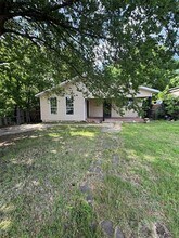 205 W Bond St in Denison, TX - Building Photo - Building Photo