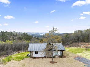 684 Loper Ln N in Guntersville, AL - Building Photo - Building Photo