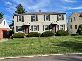 989 Sunset Blvd in Mansfield, OH - Building Photo