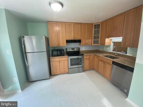 5512 Cheshire Meadows Way in Fairfax, VA - Building Photo - Building Photo