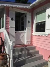 205 Saranap Ave in Walnut Creek, CA - Building Photo - Building Photo