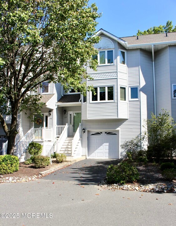 153 Impatiens Ct in Toms River, NJ - Building Photo