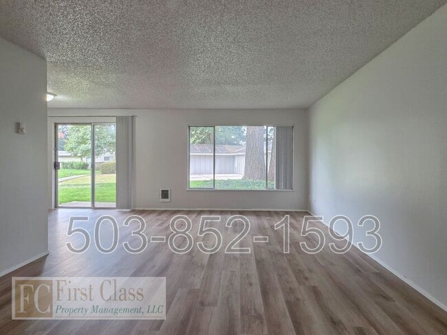 1384 NE 186th Ave in Portland, OR - Building Photo - Building Photo