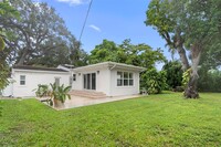 174 NE 107th St in Miami Shores, FL - Building Photo - Building Photo