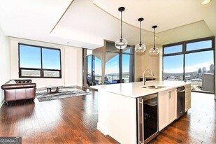 270 17th St NW in Atlanta, GA - Building Photo