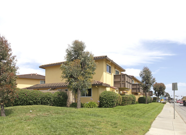 Sea Breeze Apartments in Castroville, CA - Building Photo - Building Photo