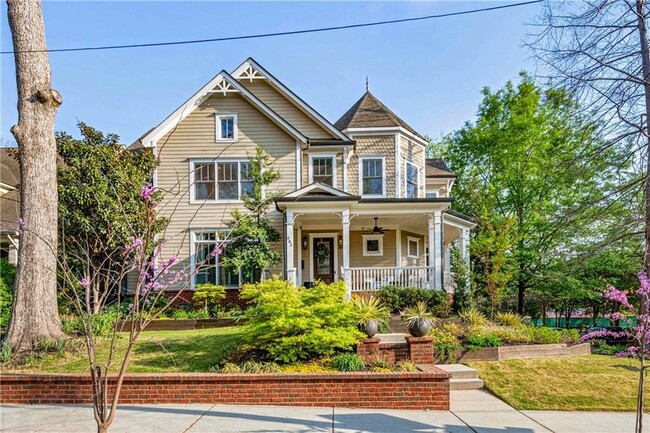 582 St Charles Ave NE in Atlanta, GA - Building Photo - Building Photo