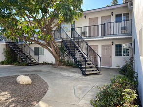 1234 S Loara St in Anaheim, CA - Foto de edificio - Building Photo