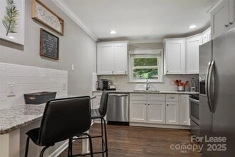 2521 Dora Dr in Charlotte, NC - Building Photo - Building Photo