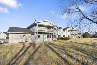 Stoneridge Apartments in Elkhorn, WI - Building Photo - Building Photo