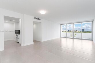 9101 E Bay Harbor Dr in Bay Harbor Islands, FL - Building Photo - Building Photo