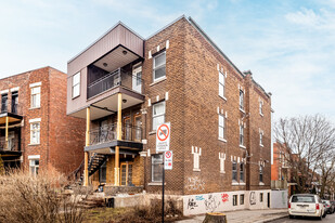 2450-2458 Sherbrooke E Apartments