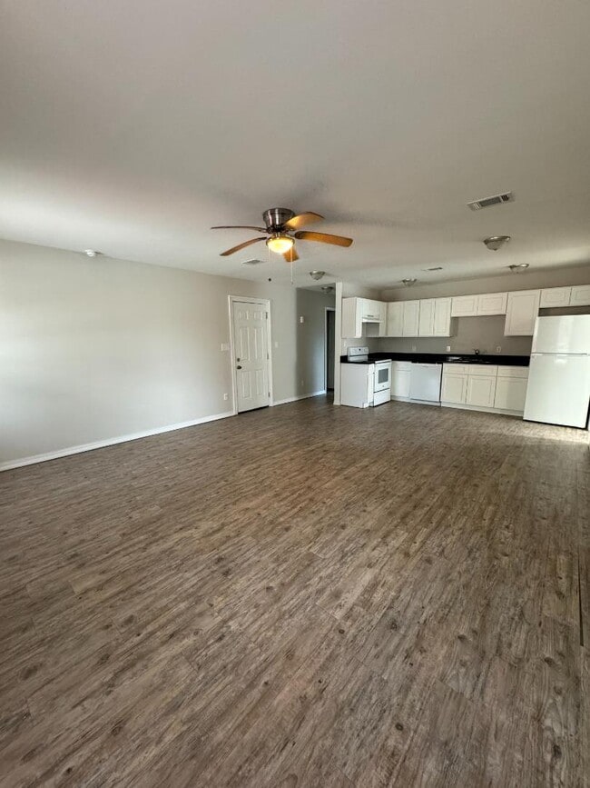 735 N Nicholson Ave in Long Beach, MS - Building Photo - Building Photo