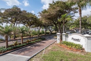 Riverwalk I Apartments in Homestead, FL - Building Photo