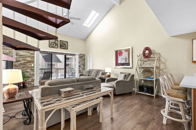 1908 Hwy 17 S in North Myrtle Beach, SC - Building Photo - Building Photo