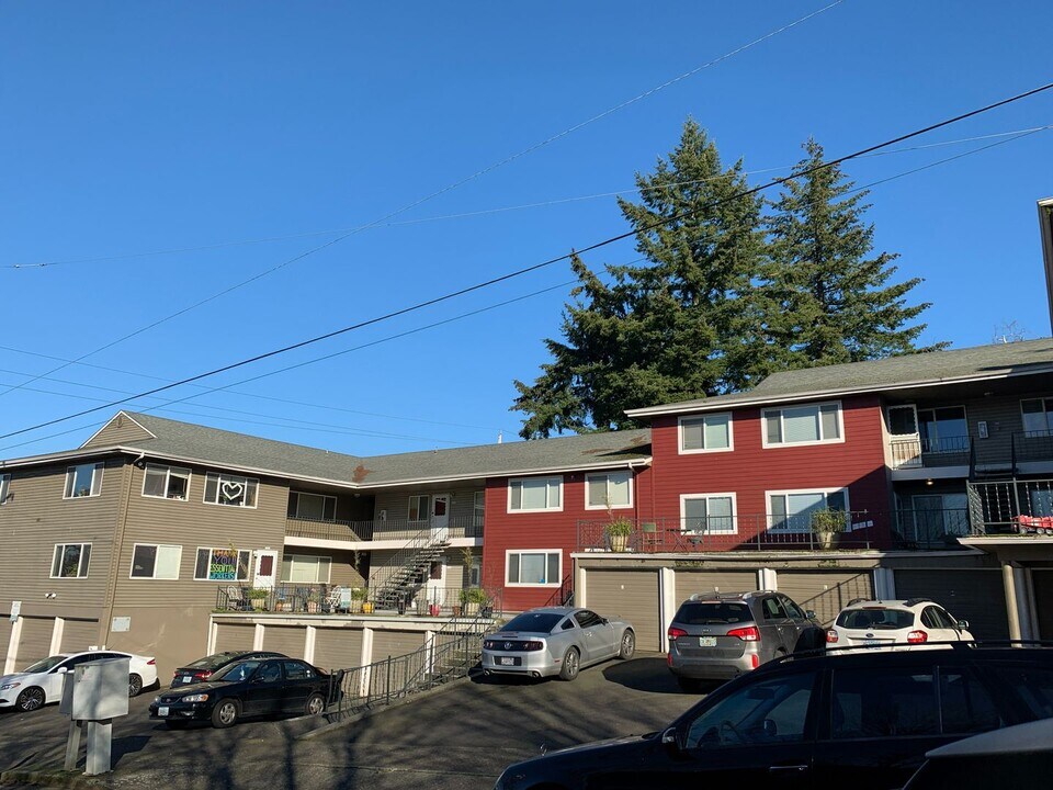 1410 NE 69th Ave in Portland, OR - Building Photo