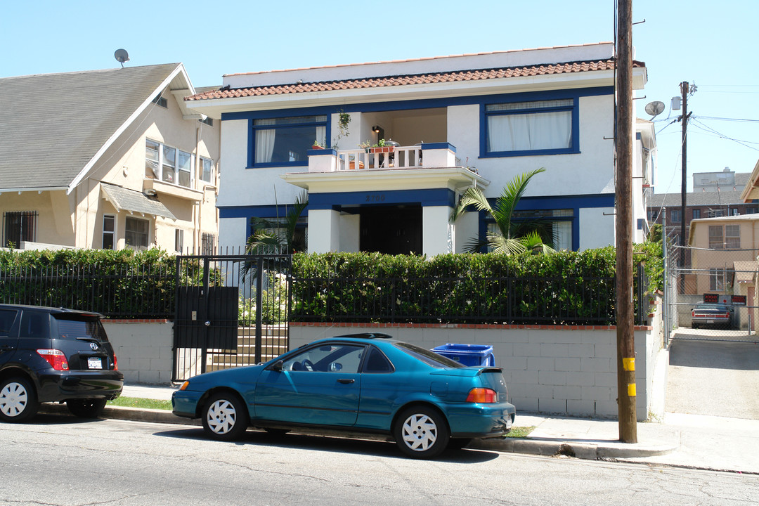 2700 James M Wood Blvd in Los Angeles, CA - Foto de edificio