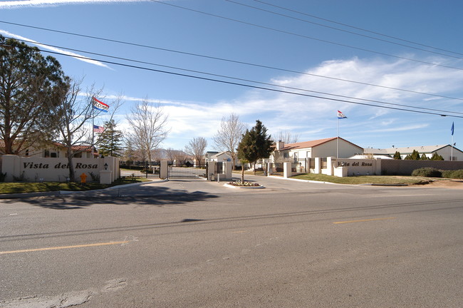 22241 Nisqually Rd in Apple Valley, CA - Foto de edificio - Building Photo