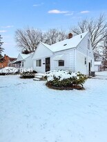19449 W Chicago in Detroit, MI - Building Photo