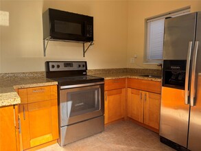 1520 NE 125th St in North Miami, FL - Building Photo - Building Photo