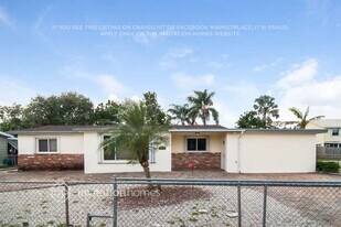 5811 SW 54th Terrace in Davie, FL - Building Photo