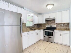 1525 Swordbill Dr in Holiday, FL - Building Photo - Building Photo