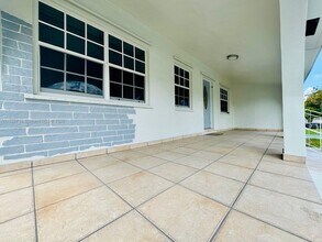 115 W 37th St in Hialeah, FL - Building Photo - Building Photo