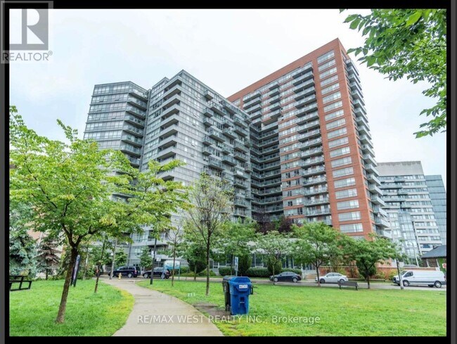 38-1738 Joe Shuster Way