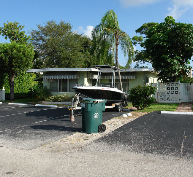 501-505 SE 15th St in Fort Lauderdale, FL - Foto de edificio - Building Photo