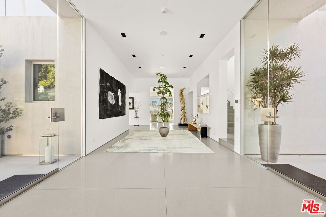 1288 Angelo Dr in Beverly Hills, CA - Building Photo