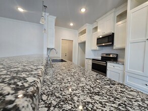 823 Lindsey Ln in Whitehouse, TX - Building Photo - Building Photo