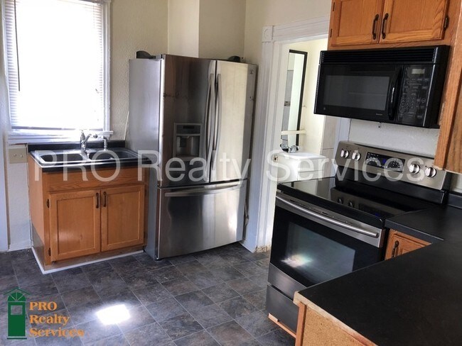 1523 N 22nd Ave-Unit -1 in Minneapolis, MN - Building Photo - Building Photo