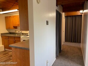 2805 W 31st Ave in Anchorage, AK - Building Photo - Building Photo