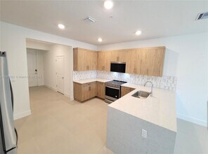 263 SW 169th Ln in Pembroke Pines, FL - Building Photo - Building Photo
