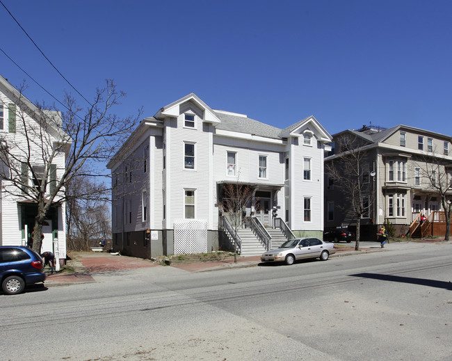 835 Congress St in Portland, ME - Foto de edificio - Building Photo