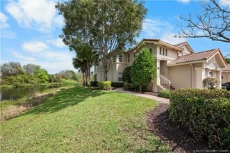 691 SW Glen Crest Way in Stuart, FL - Building Photo - Building Photo